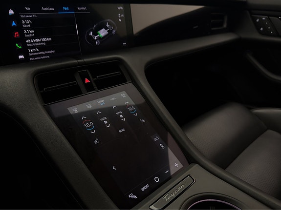 Porsche Taycan 29 of 30