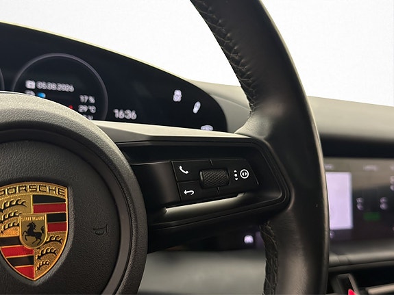 Porsche Taycan 21 of 30