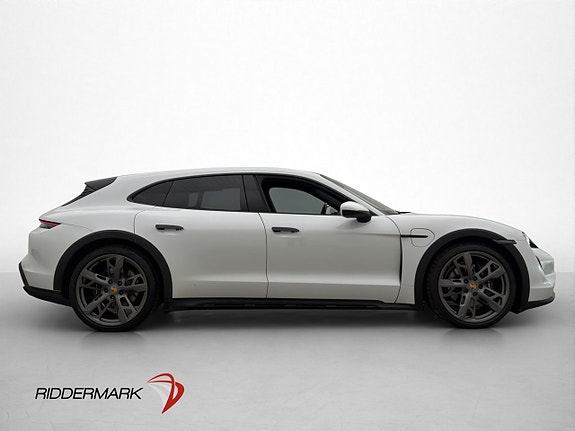 Porsche Taycan 9 of 30