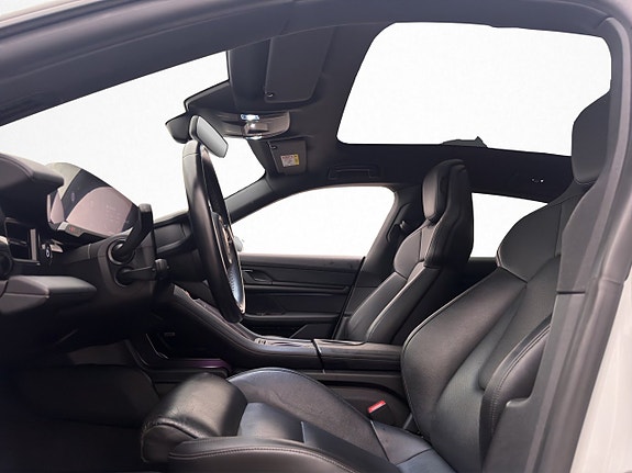 Porsche Taycan 11 of 30