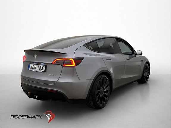 Tesla Model Y 8 of 30