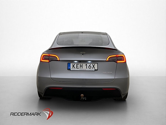 Tesla Model Y 7 of 30