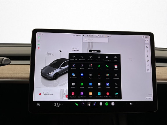 Tesla Model Y 21 of 30