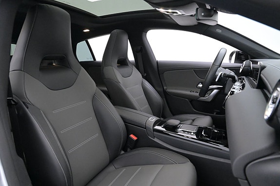 Mercedes-Benz CLA250 e 13 of 27