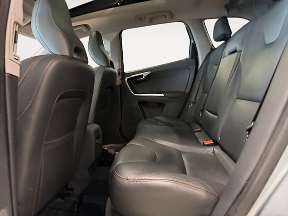 Volvo XC60 14 of 26