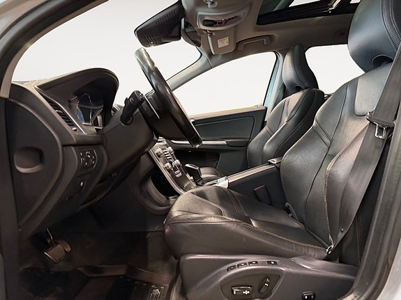 Volvo XC60 9 of 26