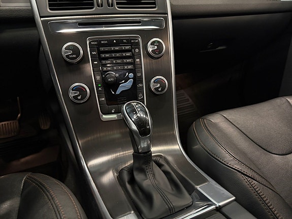 Volvo XC60 11 of 26