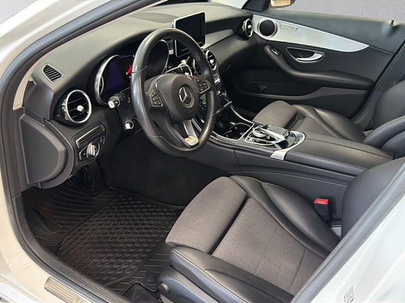 Mercedes-Benz C220 d 10 of 26