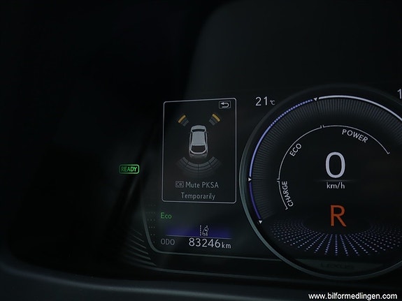 Lexus UX250h 11 of 24