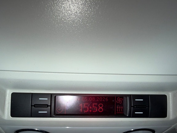 Volkswagen Multivan 13 of 14