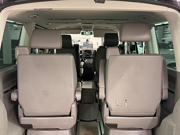 Volkswagen Multivan 6 of 14