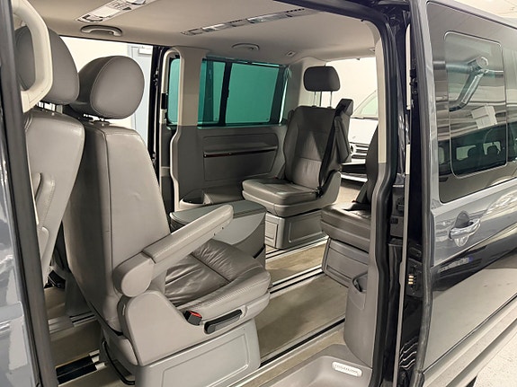 Volkswagen Multivan 9 of 14