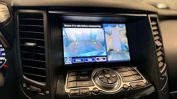 Infiniti FX30D 12 of 30