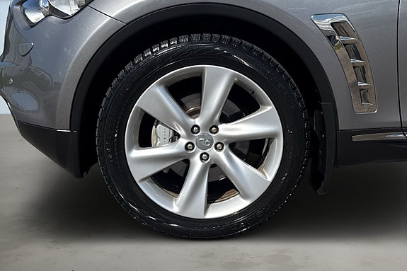 Infiniti FX30D 9 of 30