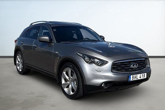 Infiniti FX30D 7 of 30