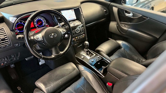 Infiniti FX30D 13 of 30