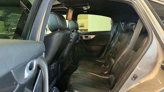 Infiniti FX30D 18 of 30