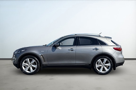 Infiniti FX30D 2 of 30