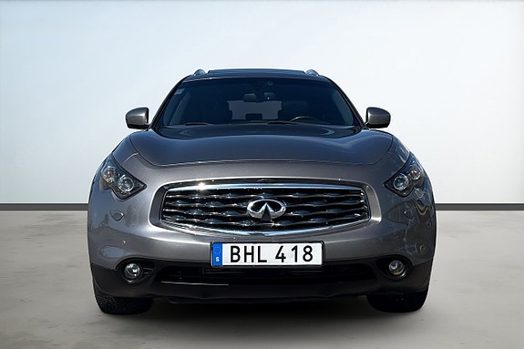Infiniti FX30D 8 of 30