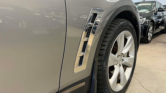 Infiniti FX30D 17 of 30