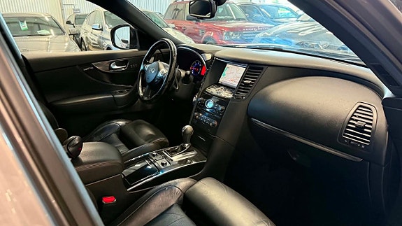 Infiniti FX30D 28 of 30