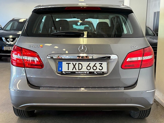 Mercedes-Benz B180 6 of 11