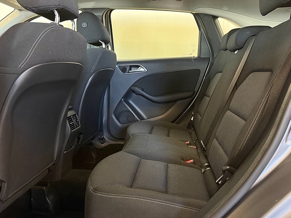 Mercedes-Benz B180 10 of 11