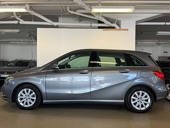 Mercedes-Benz B180 2 of 11