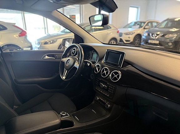 Mercedes-Benz B180 9 of 11