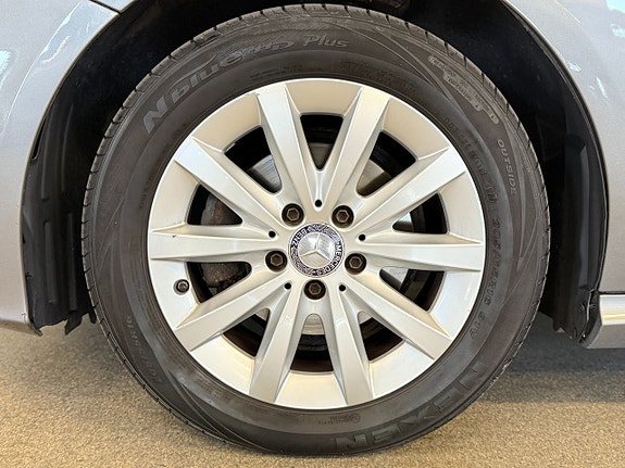 Mercedes-Benz B180 11 of 11