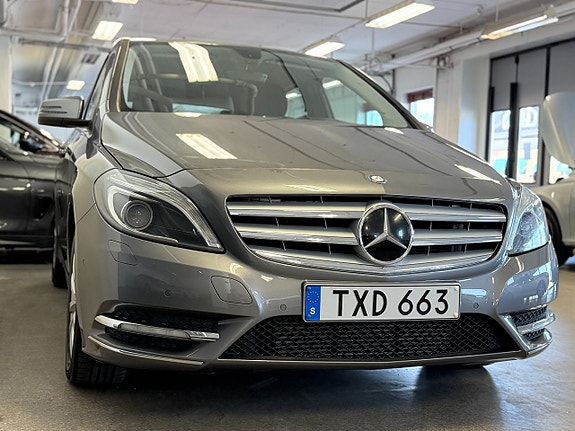 Mercedes-Benz B180 4 of 11