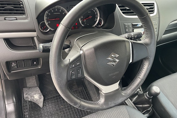 Suzuki Swift 8 of 12