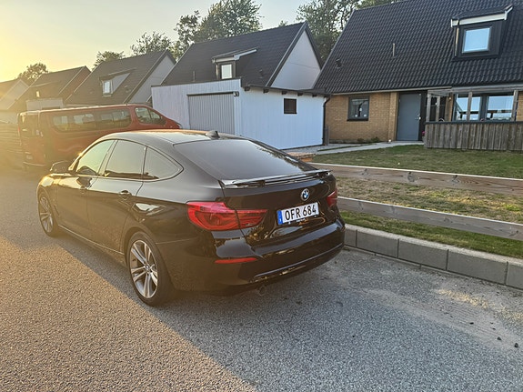 BMW 318d 5 of 12