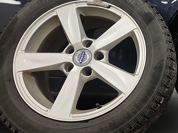 Volvo V40 15 of 28