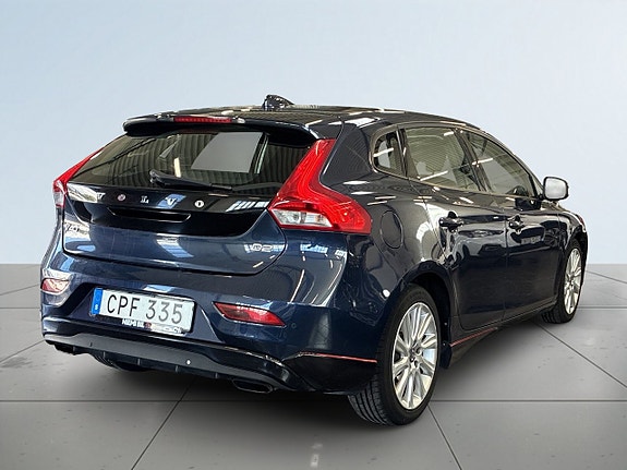 Volvo V40 7 of 28