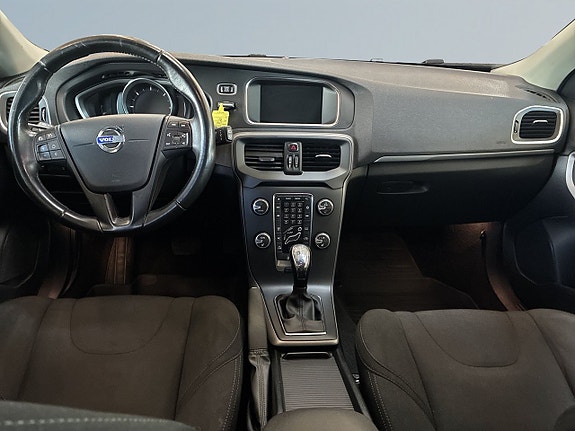 Volvo V40 9 of 28