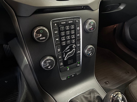 Volvo V40 20 of 28