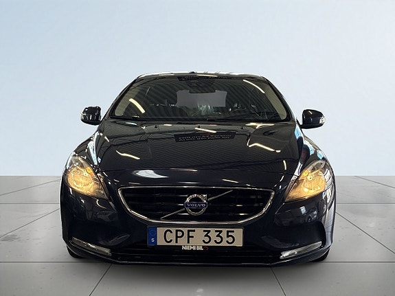 Volvo V40 3 of 28