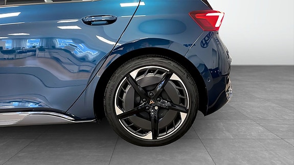 Cupra Born 6 of 12