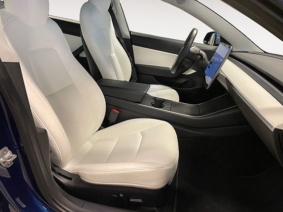 Tesla Model 3 14 of 23