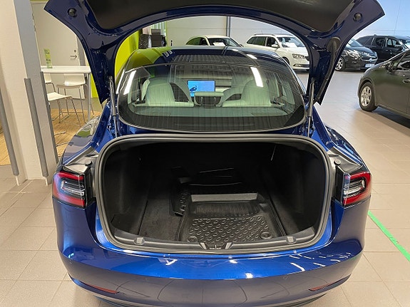 Tesla Model 3 16 of 23