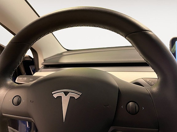 Tesla Model 3 19 of 23