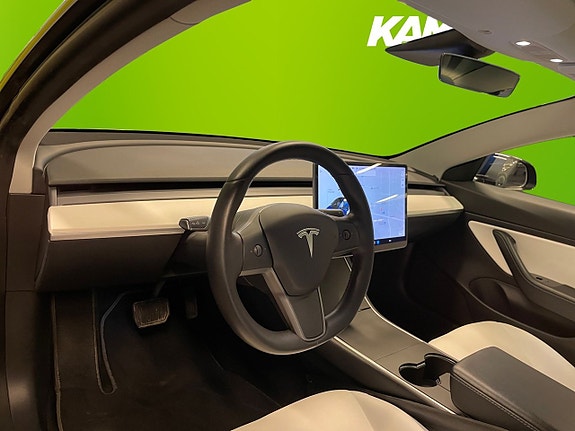 Tesla Model 3 9 of 23