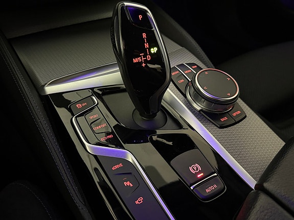 BMW 530e 12 of 30