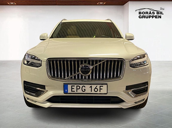 Volvo XC90 8 of 15
