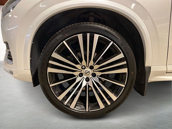 Volvo XC90 9 of 15