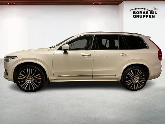 Volvo XC90 3 of 15
