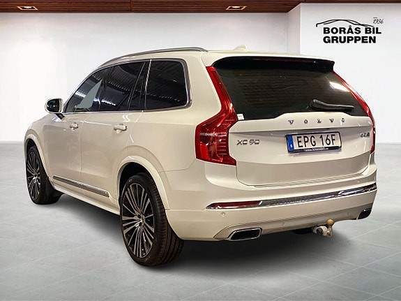 Volvo XC90 2 of 15