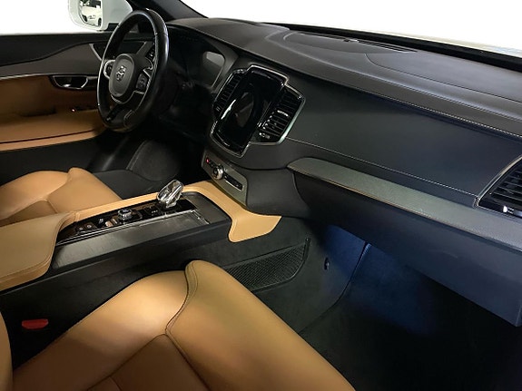Volvo XC90 4 of 15