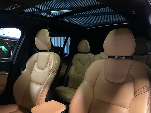 Volvo XC90 14 of 15